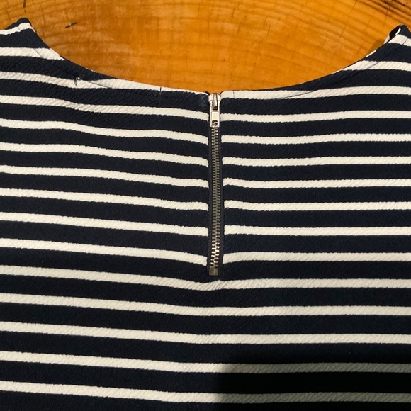 Green Envelope LA Navy White Striped 3/4 Flared Sleeve Round Neck Blouse… - Picture 6 of 7